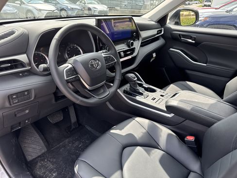 New 2025 Toyota Highlander XLE AWD/4WD image 25