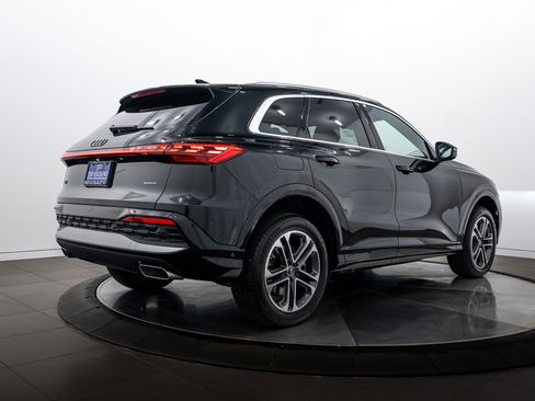 Used 2025 Audi Q5 Premium w/ Convenience Package AWD/4WD image 4