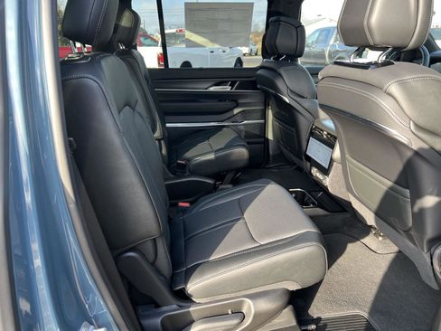 New 2026 Jeep Grand Wagoneer Summit image 40