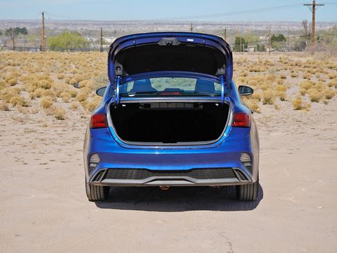 Used 2024 Kia Forte LXS w/ LXS Technology Package image 11