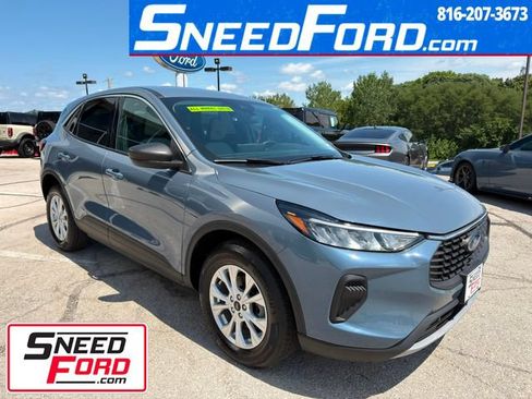 Used 2024 Ford Escape Active w/ Tech Pack #1 AWD/4WD image 1