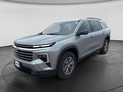 Used 2025 Chevrolet Traverse LT AWD/4WD image 6