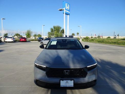 Certified 2025 Honda Accord SE image 2
