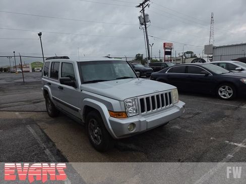 Used 2006 Jeep Commander 4WD image 1