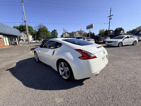 Used 2012 Nissan 370Z Touring RWD image 35