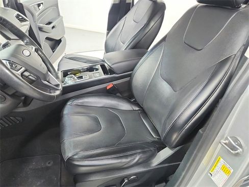 Used 2019 Ford Edge Titanium w/ Equipment Group 301A image 19