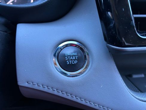 Used 2022 Toyota Highlander Limited image 29