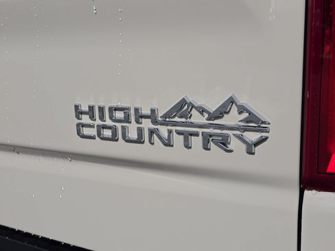New 2026 Chevrolet Silverado 1500 High Country w/ Technology Package AWD/4WD image 16
