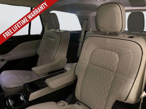 Used 2024 Lincoln Aviator Black Label w/ Jet Package AWD/4WD image 33