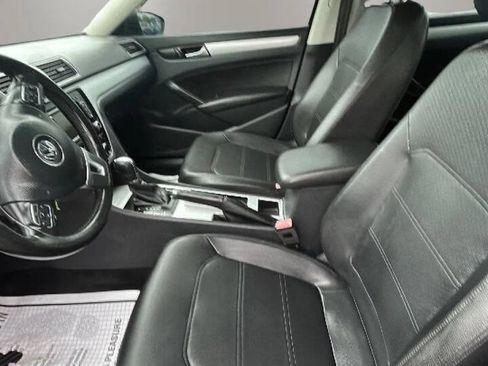 Used 2012 Volkswagen Passat 2.5 SE FWD image 9