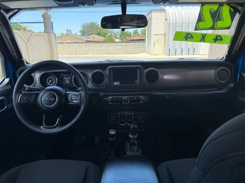 Used 2022 Jeep Gladiator Sport AWD/4WD image 16