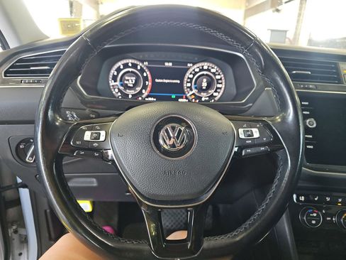 Used 2019 Volkswagen Tiguan SEL image 16