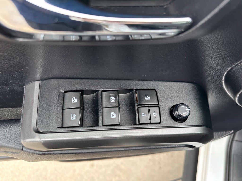 Used 2020 Toyota Tacoma TRD Off-Road w/ Advanced Technology Package AWD/4WD image 19