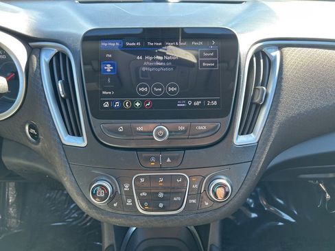 Used 2022 Chevrolet Malibu LT image 27