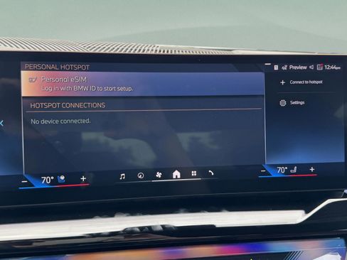 Used 2025 BMW 550e xDrive w/ Premium Package image 22