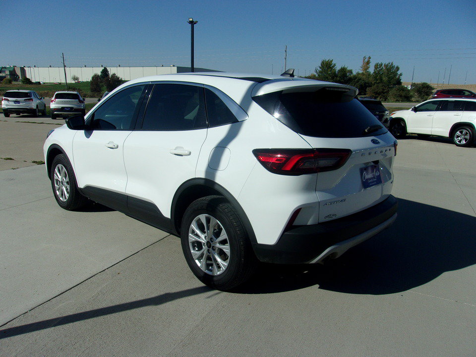Used 2023 Ford Escape Active AWD/4WD image 5