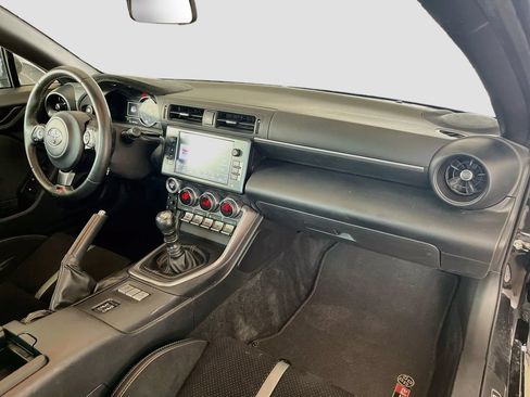 Used 2025 Toyota GR86 Premium RWD image 28