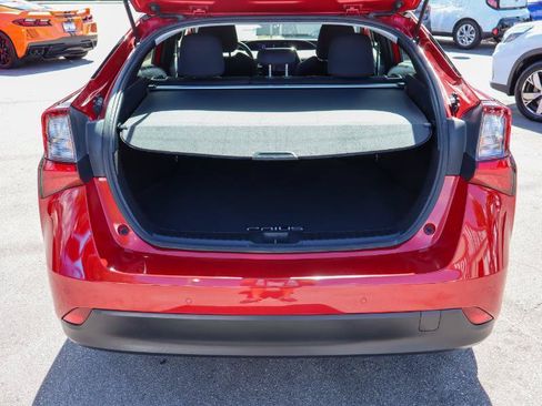 Used 2019 Toyota Prius LE w/ Carpet Mat Package AWD/4WD image 5