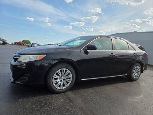 Used 2012 Toyota Camry LE FWD image 1