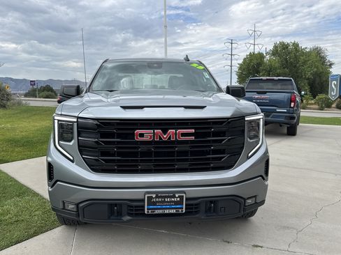Used 2023 GMC Sierra 1500 Elevation AWD/4WD image 10