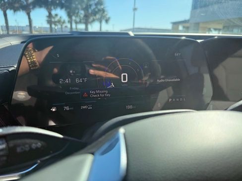 New 2025 Chevrolet Suburban Premier image 27