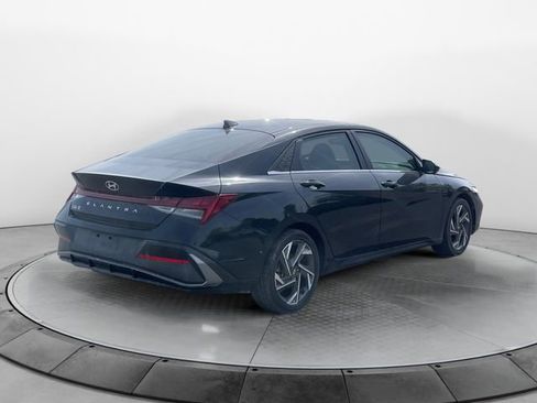 Used 2024 Hyundai Elantra SEL w/ Convenience Package FWD image 5