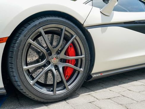 Used 2017 McLaren 570S Coupe RWD image 45