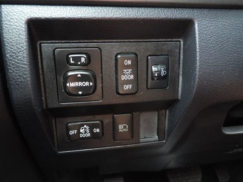 Used 2019 Toyota Tundra SR5 image 28