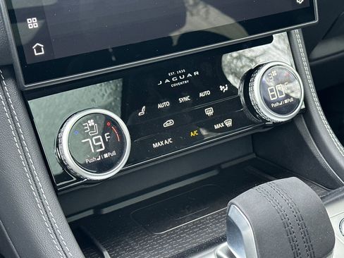 New 2025 Jaguar F-PACE R-Dynamic S image 21