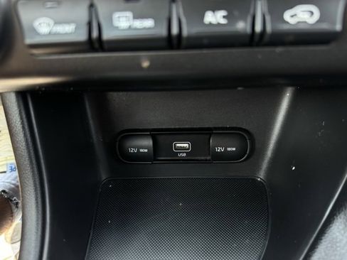 Used 2022 Kia Sportage LX image 21
