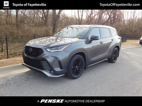 Used 2023 Toyota Highlander XSE image 1