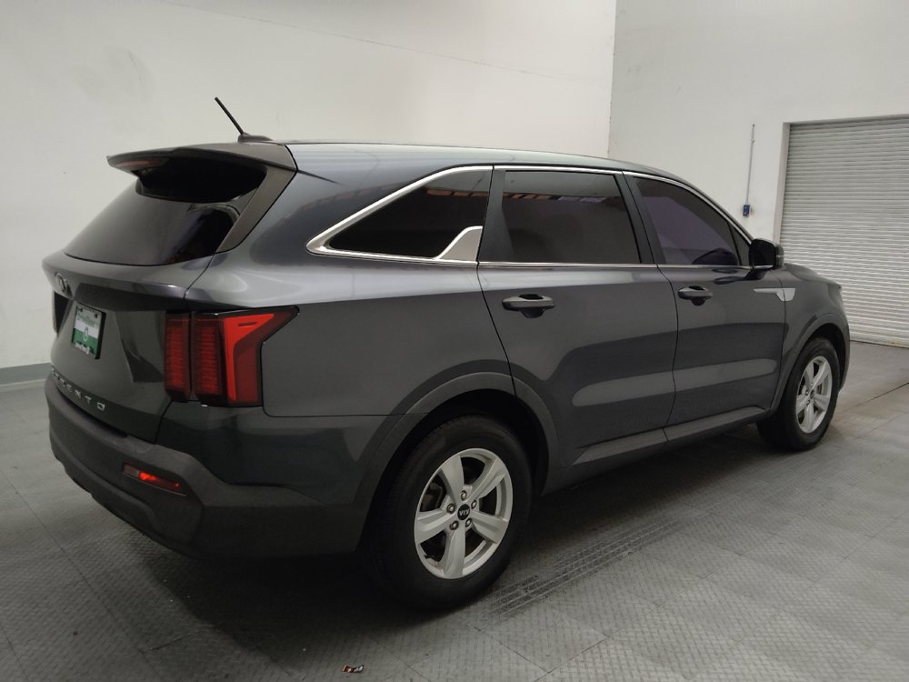 Used 2021 Kia Sorento LX FWD image 9