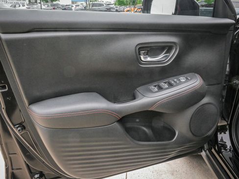 Certified 2025 Honda HR-V Sport image 14