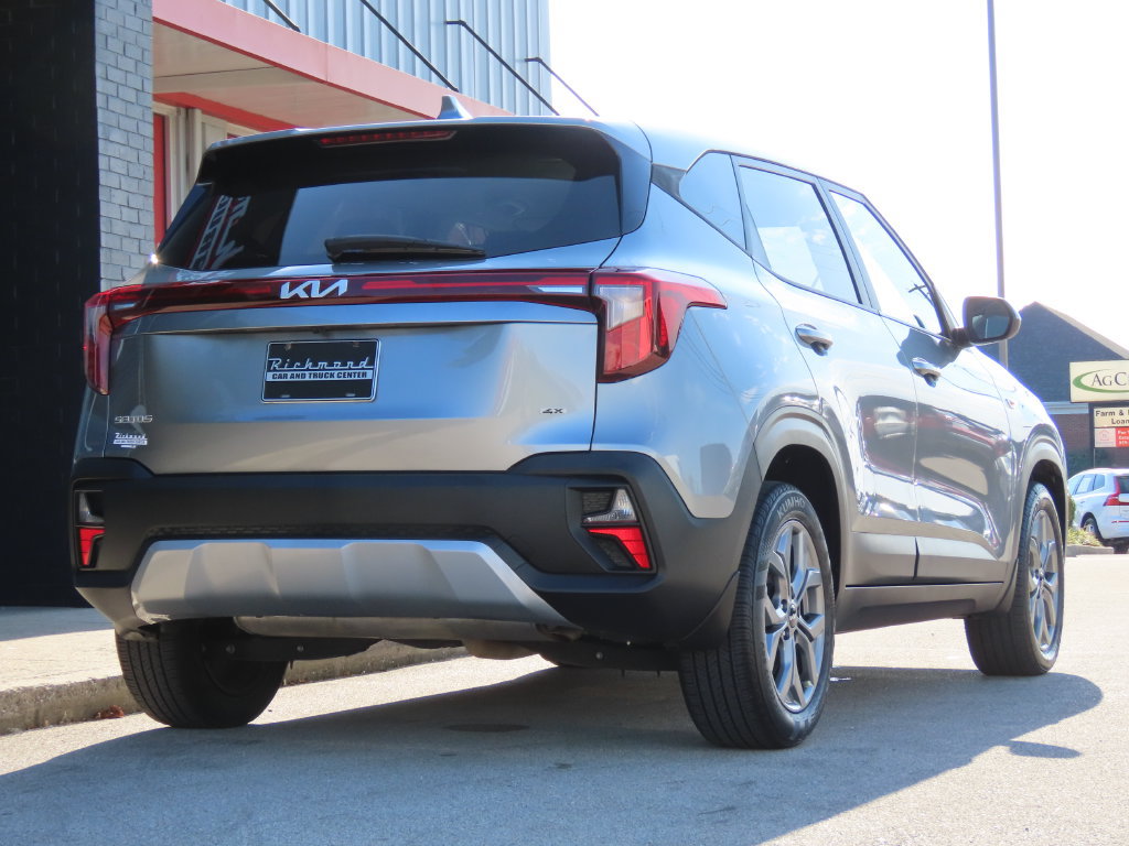Used 2024 Kia Seltos LX AWD/4WD image 4