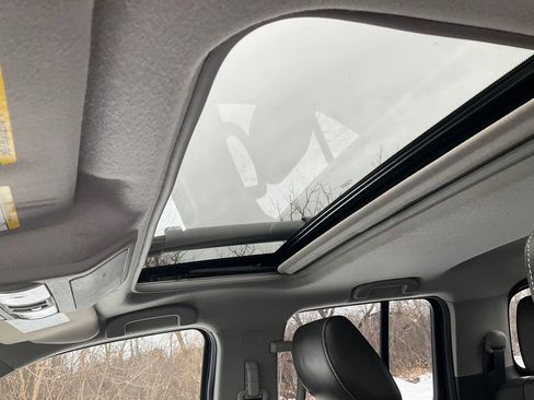 Used 2017 Nissan Frontier PRO-4X w/ Pro-4x Luxury Package image 17