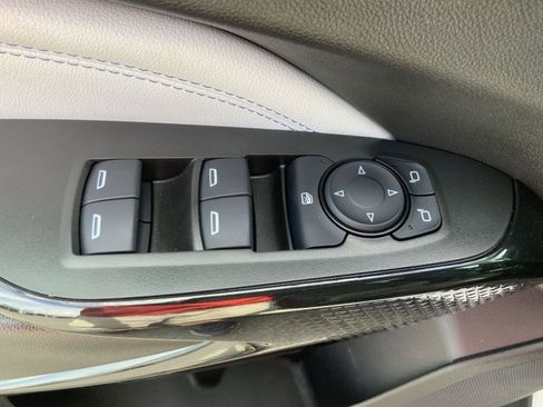 Used 2025 Chevrolet Trax LT w/ LT Convenience Package FWD image 19