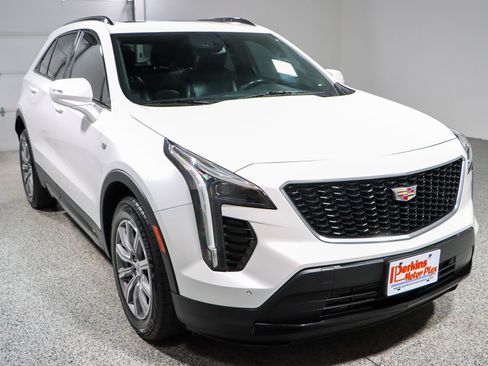 Used 2023 Cadillac XT4 Sport w/ Sun And Sound Package AWD/4WD image 5