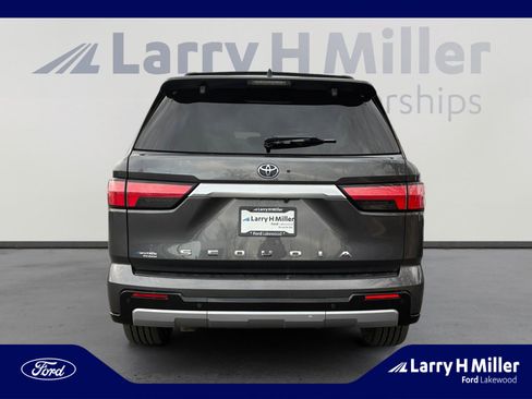 Used 2024 Toyota Sequoia Capstone image 4