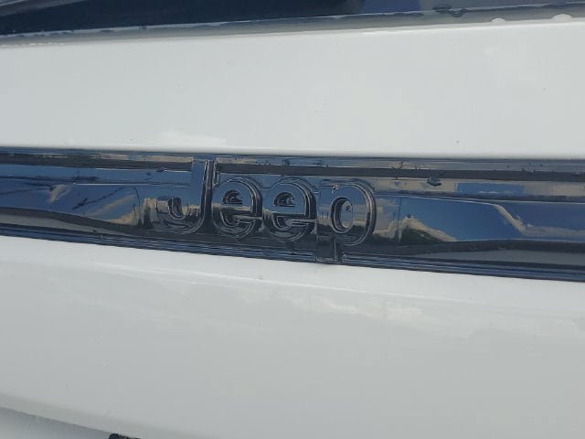 New 2027 Jeep Grand Cherokee Altitude AWD/4WD image 8
