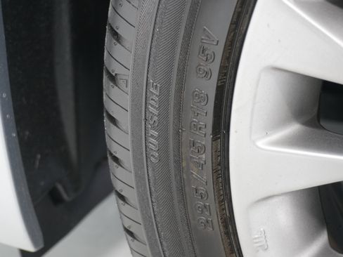 Used 2016 Toyota Avalon Limited image 29