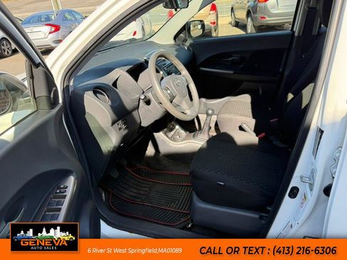 Used 2013 Scion xD image 9