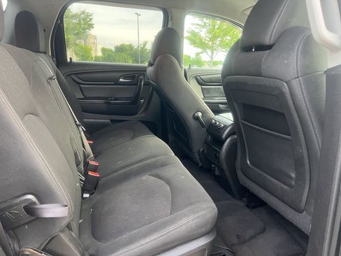Used 2015 GMC Acadia SLE FWD image 12