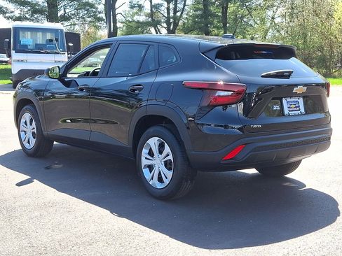 New 2026 Chevrolet Trax LS FWD image 11