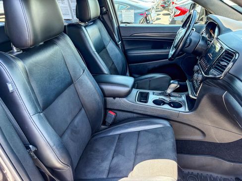 Used 2021 Jeep Grand Cherokee Laredo X AWD/4WD image 15