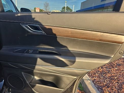 Used 2024 Genesis GV80 2.5T image 35