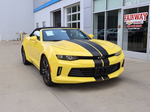 Used 2017 Chevrolet Camaro LT RWD image 2