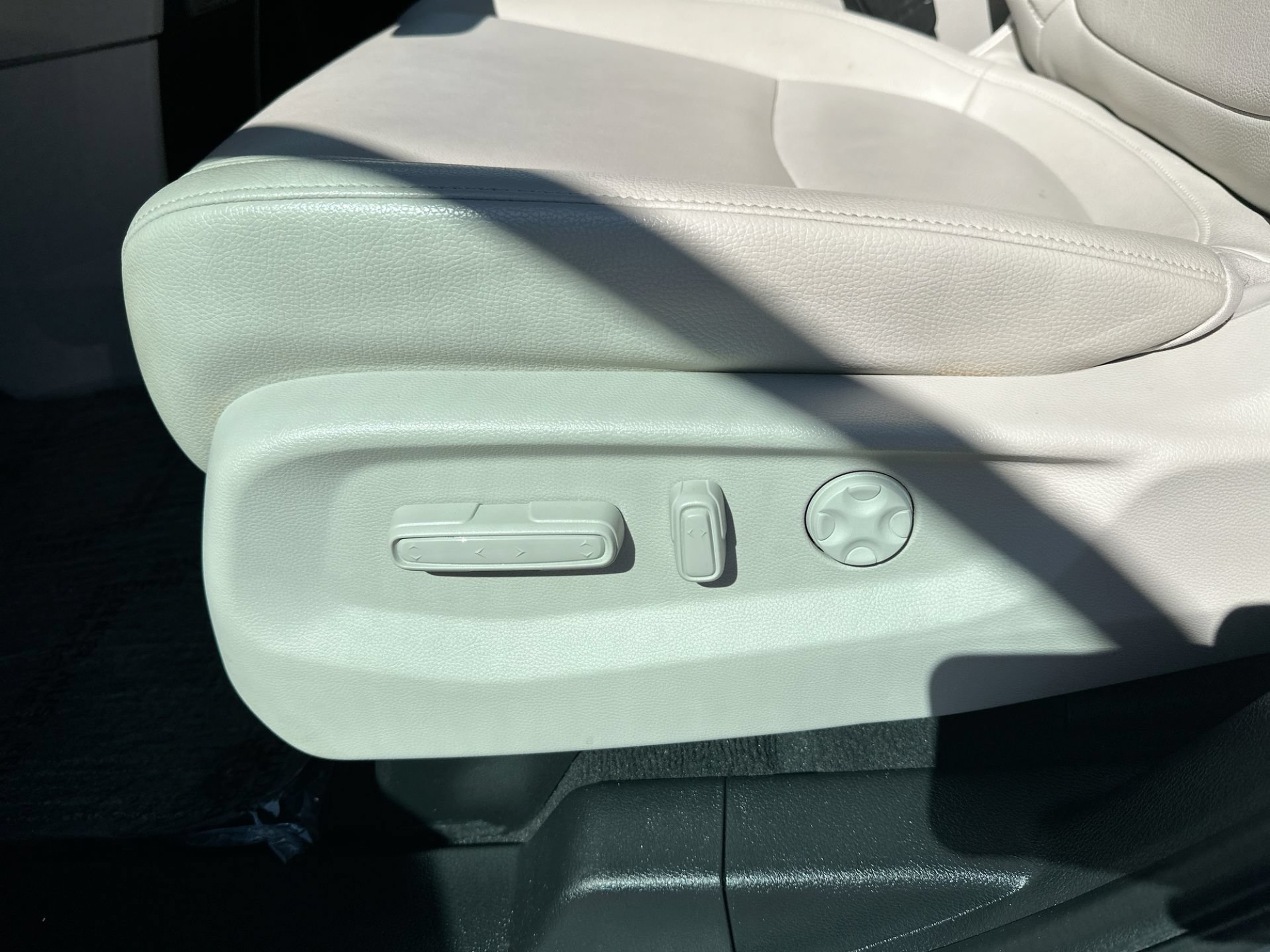 Used 2025 Honda Odyssey EX-L image 14