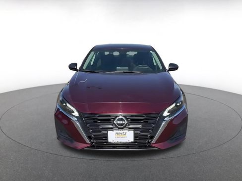Used 2025 Nissan Altima 2.5 SV FWD image 3