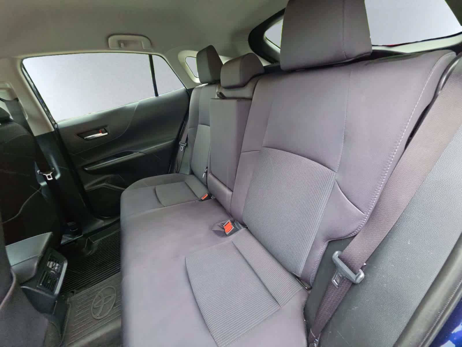 Used 2022 Toyota Venza LE AWD/4WD image 19