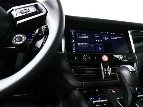 New 2026 Porsche Macan S image 13